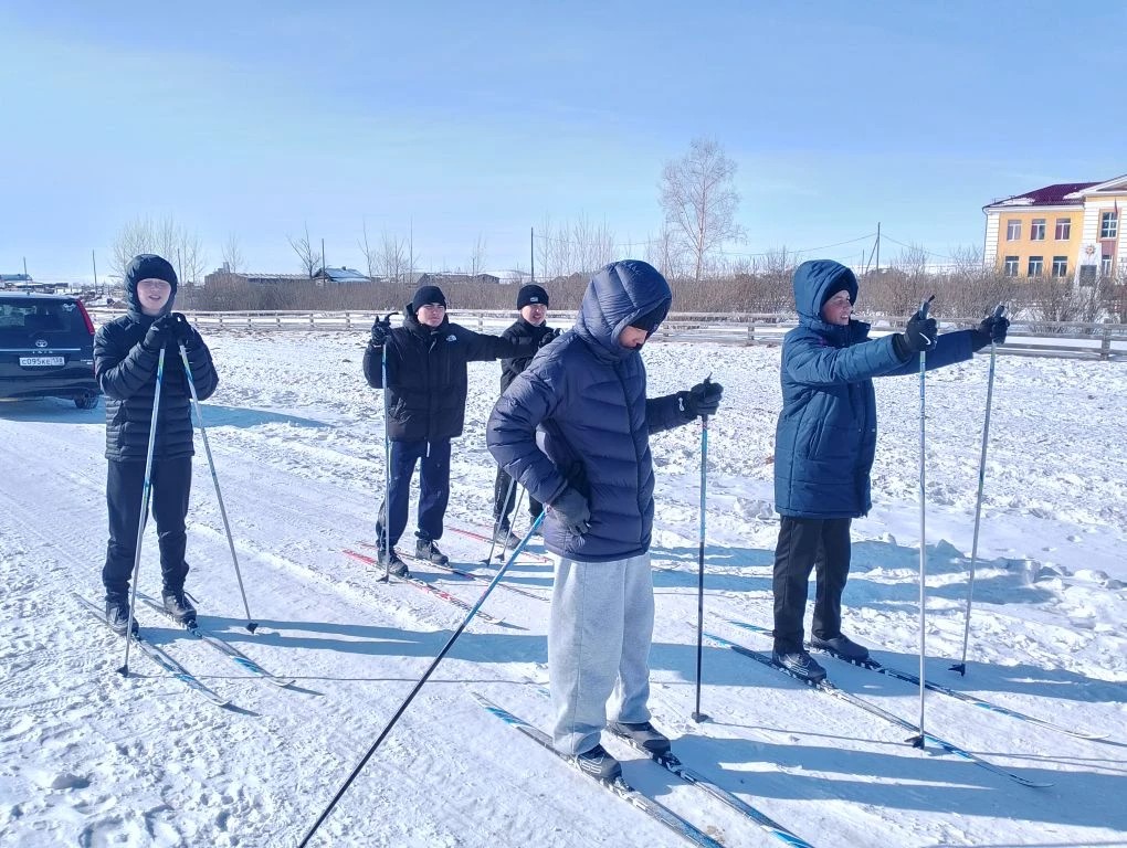 Соревнования по лыжным гонкам.